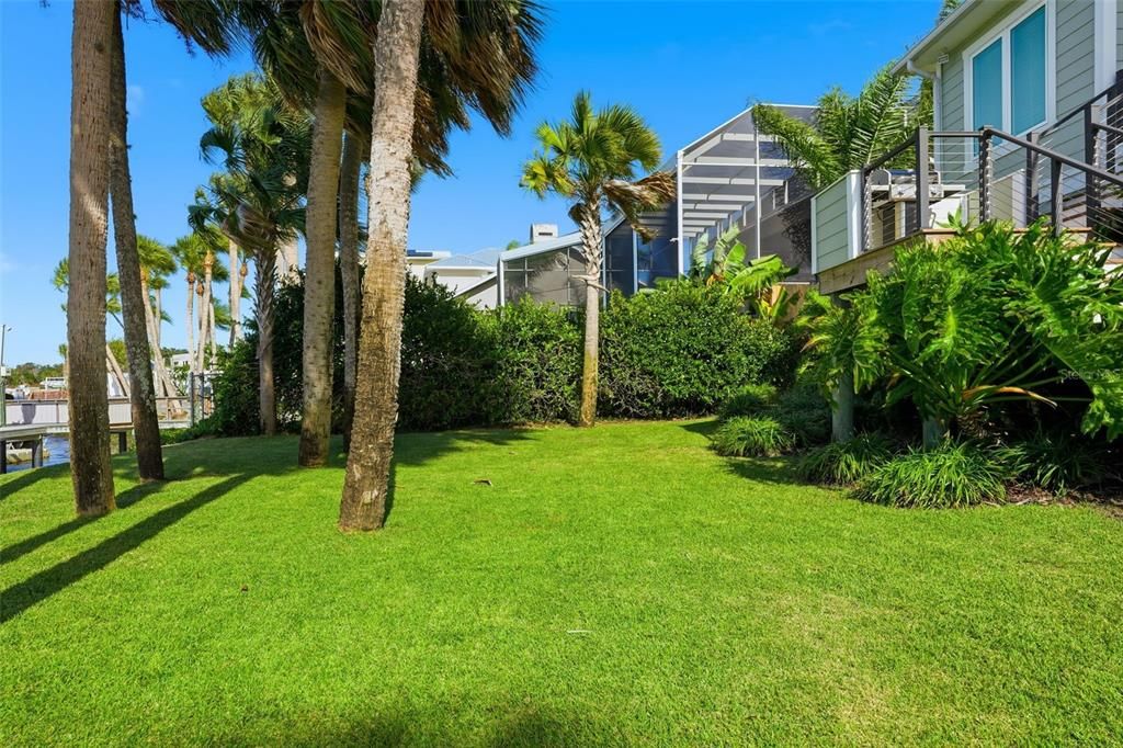 For Sale: $2,400,000 (3 beds, 2 baths, 2339 Square Feet)