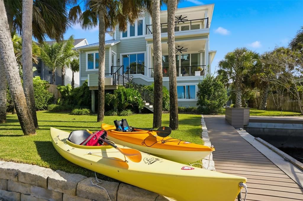 For Sale: $2,400,000 (3 beds, 2 baths, 2339 Square Feet)