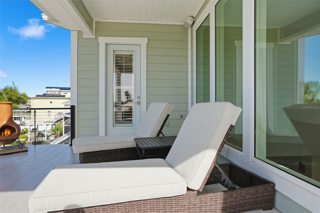 For Sale: $2,400,000 (3 beds, 2 baths, 2339 Square Feet)