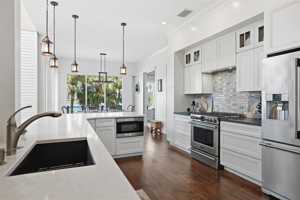 For Sale: $2,400,000 (3 beds, 2 baths, 2339 Square Feet)