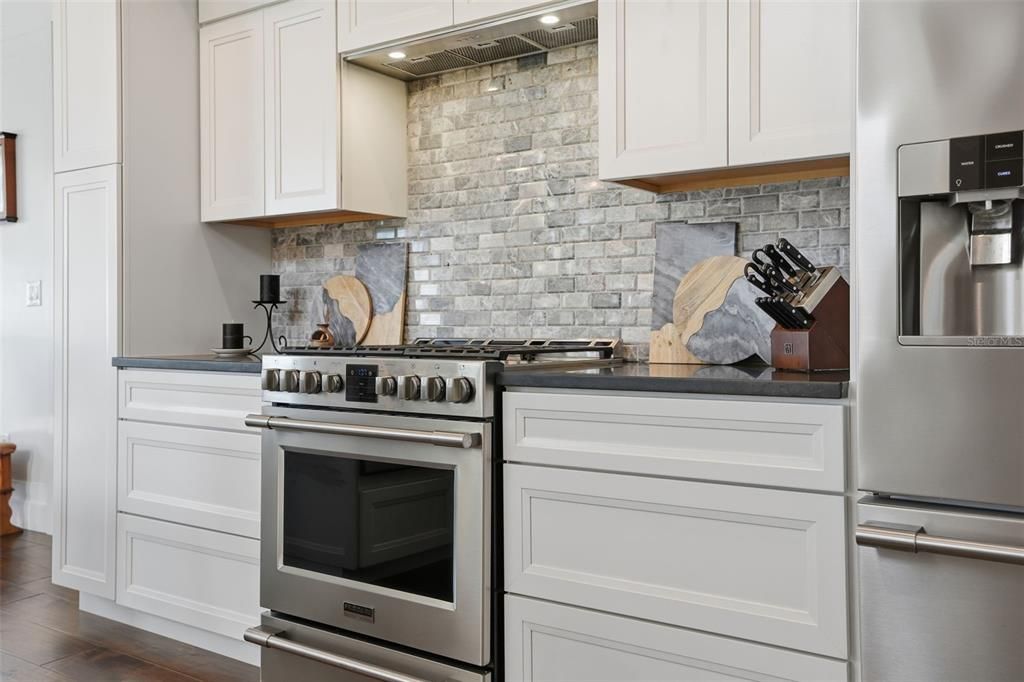 For Sale: $2,400,000 (3 beds, 2 baths, 2339 Square Feet)