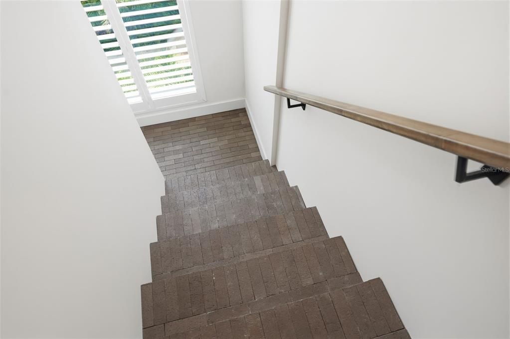 For Sale: $2,400,000 (3 beds, 2 baths, 2339 Square Feet)