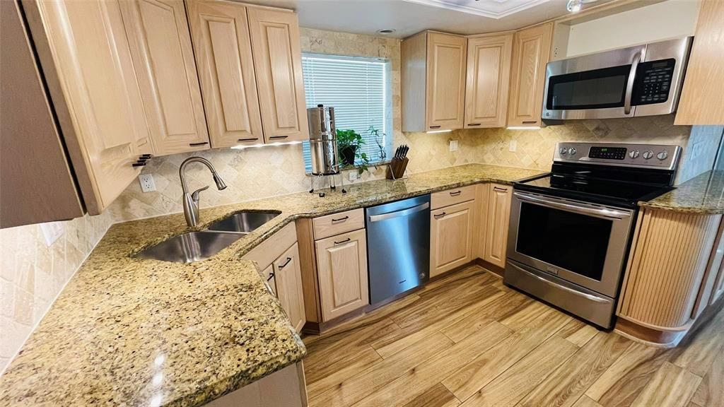 For Sale: $565,000 (3 beds, 2 baths, 2063 Square Feet)