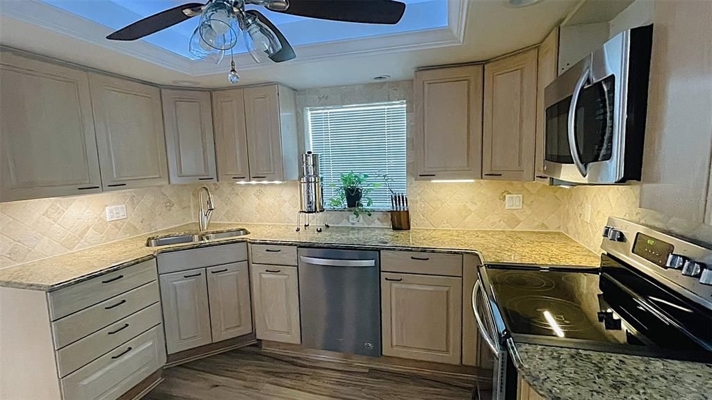 For Sale: $565,000 (3 beds, 2 baths, 2063 Square Feet)