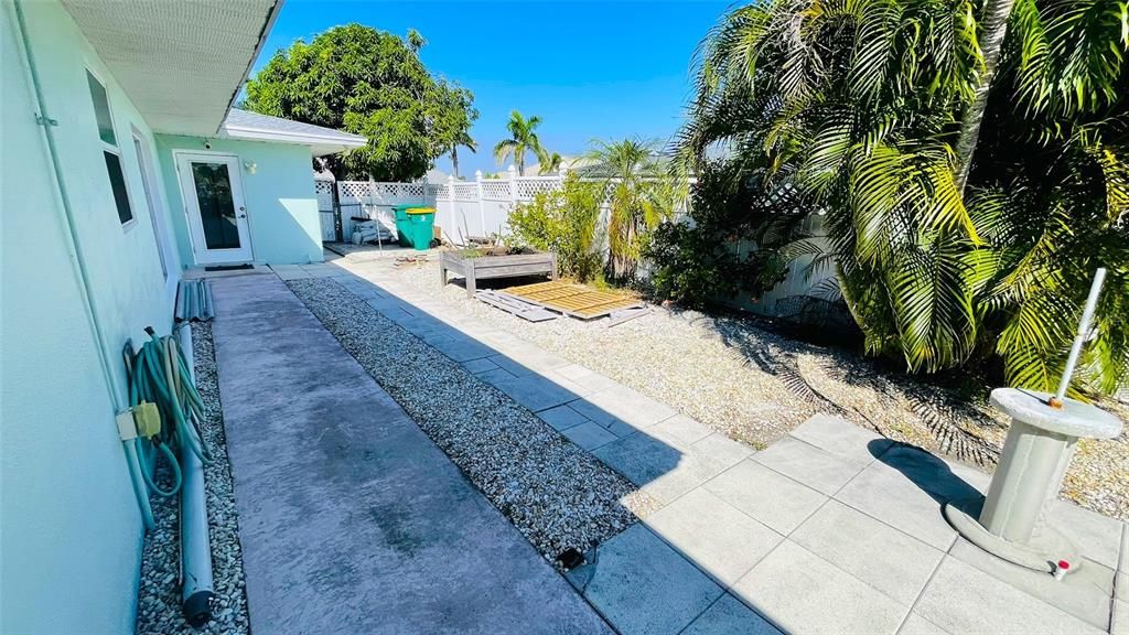 For Sale: $565,000 (3 beds, 2 baths, 2063 Square Feet)