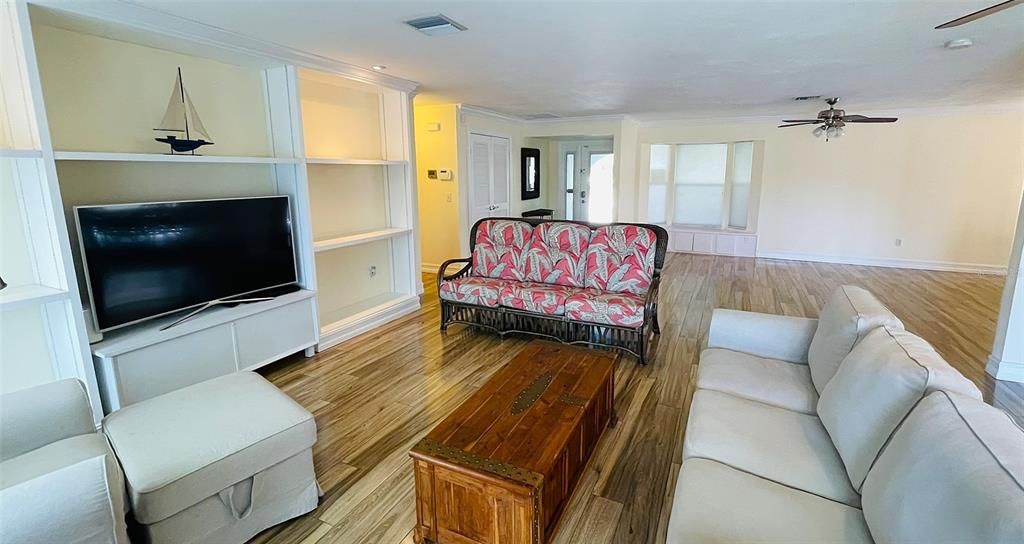 For Sale: $565,000 (3 beds, 2 baths, 2063 Square Feet)