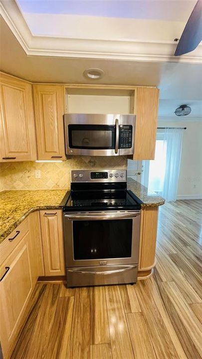 For Sale: $565,000 (3 beds, 2 baths, 2063 Square Feet)