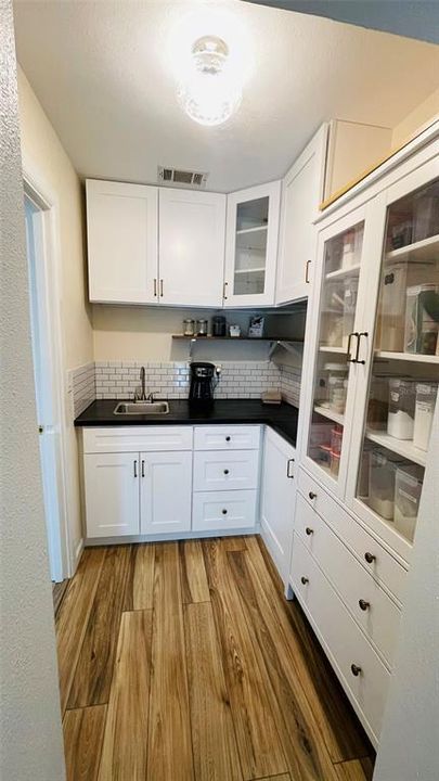 For Sale: $565,000 (3 beds, 2 baths, 2063 Square Feet)