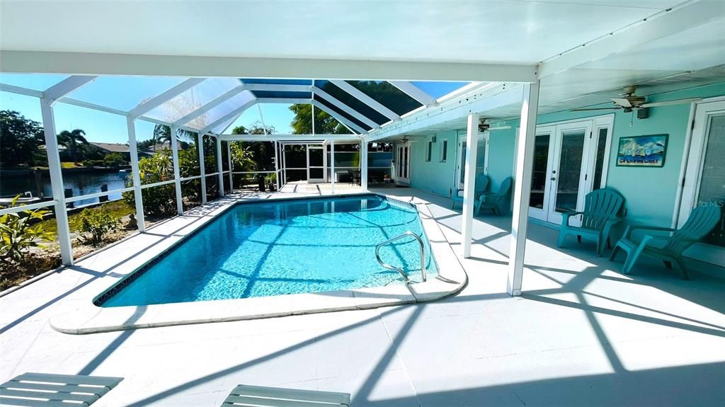 For Sale: $565,000 (3 beds, 2 baths, 2063 Square Feet)