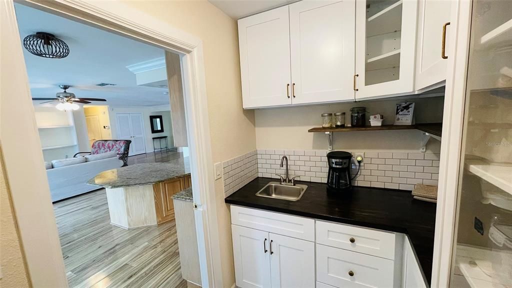 For Sale: $565,000 (3 beds, 2 baths, 2063 Square Feet)