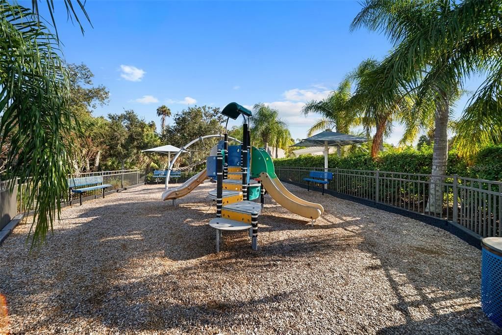 На продажу: $375,000 (2 спален, 2 ванн, 1258 Квадратных фут)