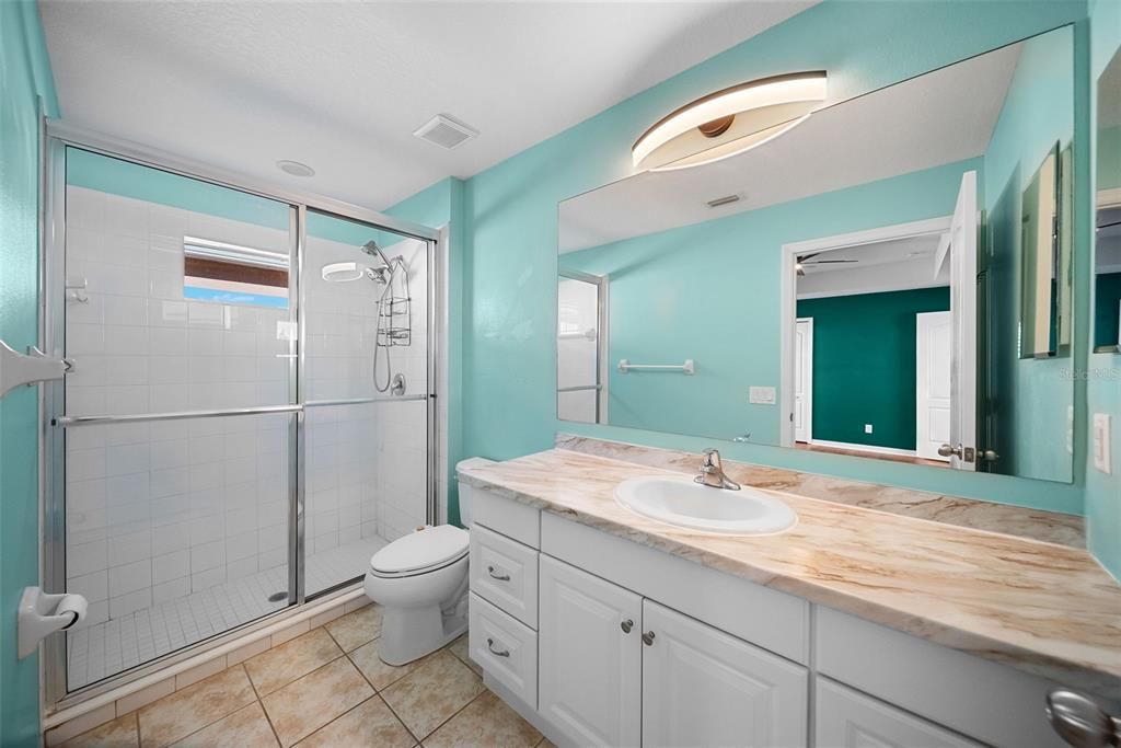 На продажу: $375,000 (2 спален, 2 ванн, 1258 Квадратных фут)