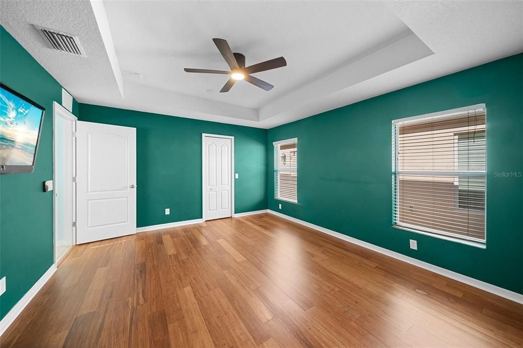 На продажу: $375,000 (2 спален, 2 ванн, 1258 Квадратных фут)