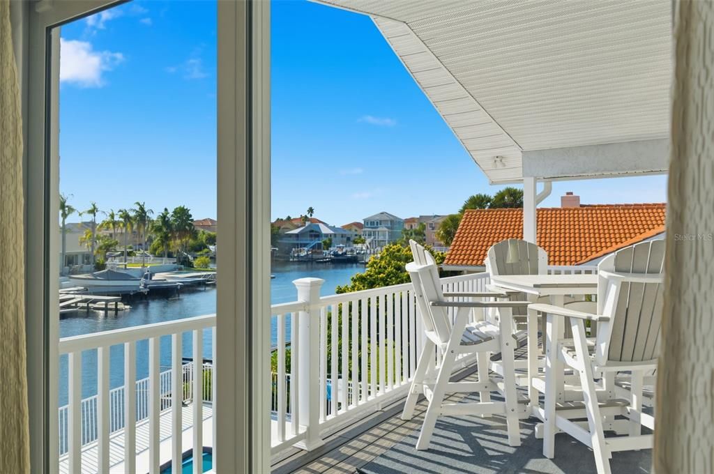 For Sale: $1,049,999 (3 beds, 2 baths, 2019 Square Feet)