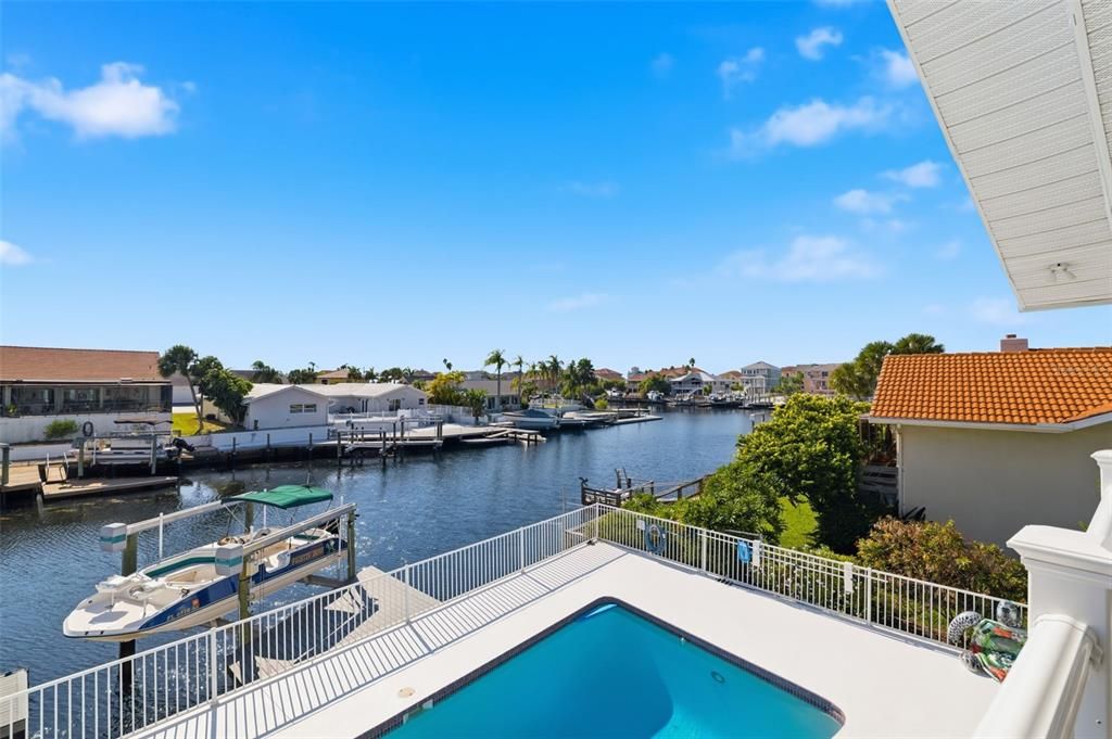 For Sale: $1,049,999 (3 beds, 2 baths, 2019 Square Feet)