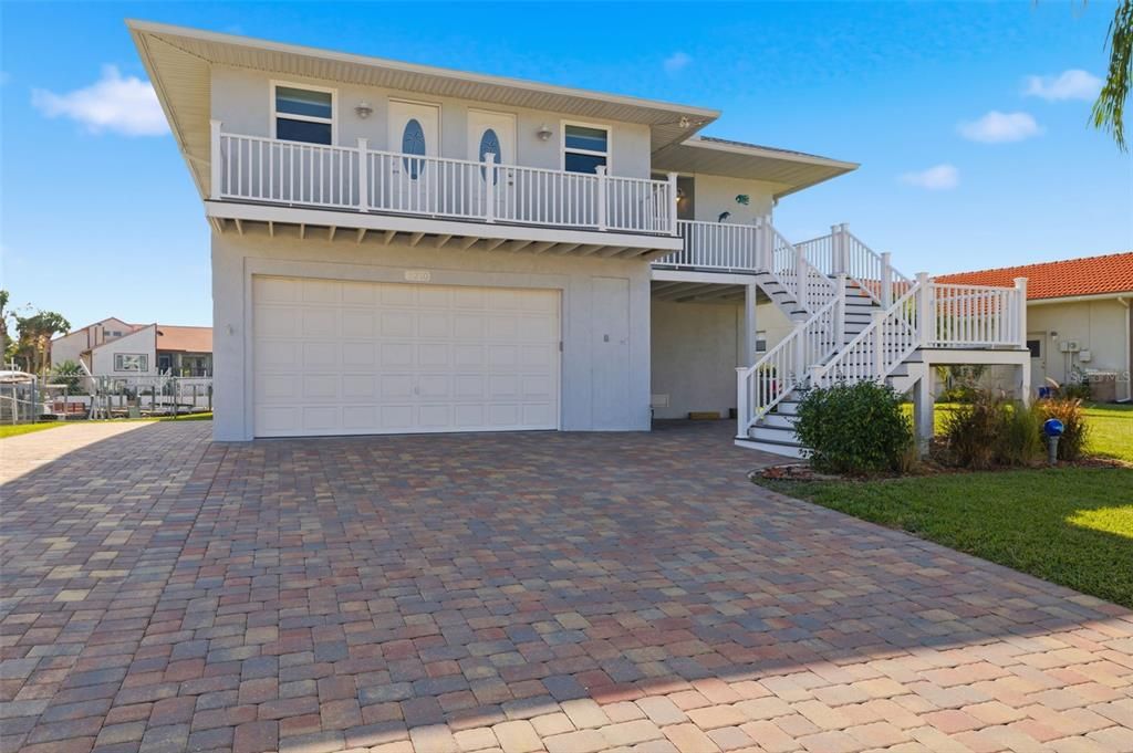 For Sale: $1,049,999 (3 beds, 2 baths, 2019 Square Feet)