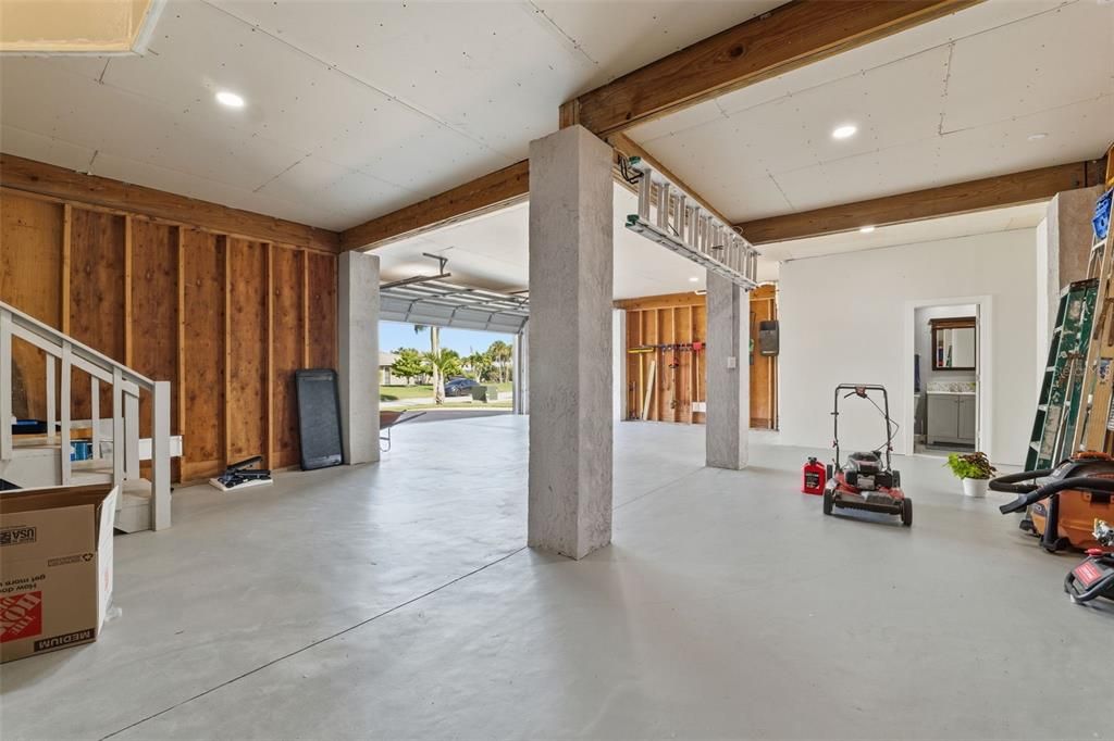 For Sale: $1,049,999 (3 beds, 2 baths, 2019 Square Feet)