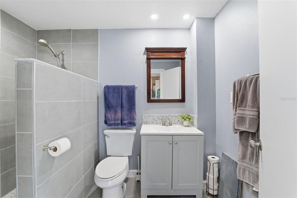 For Sale: $1,049,999 (3 beds, 2 baths, 2019 Square Feet)