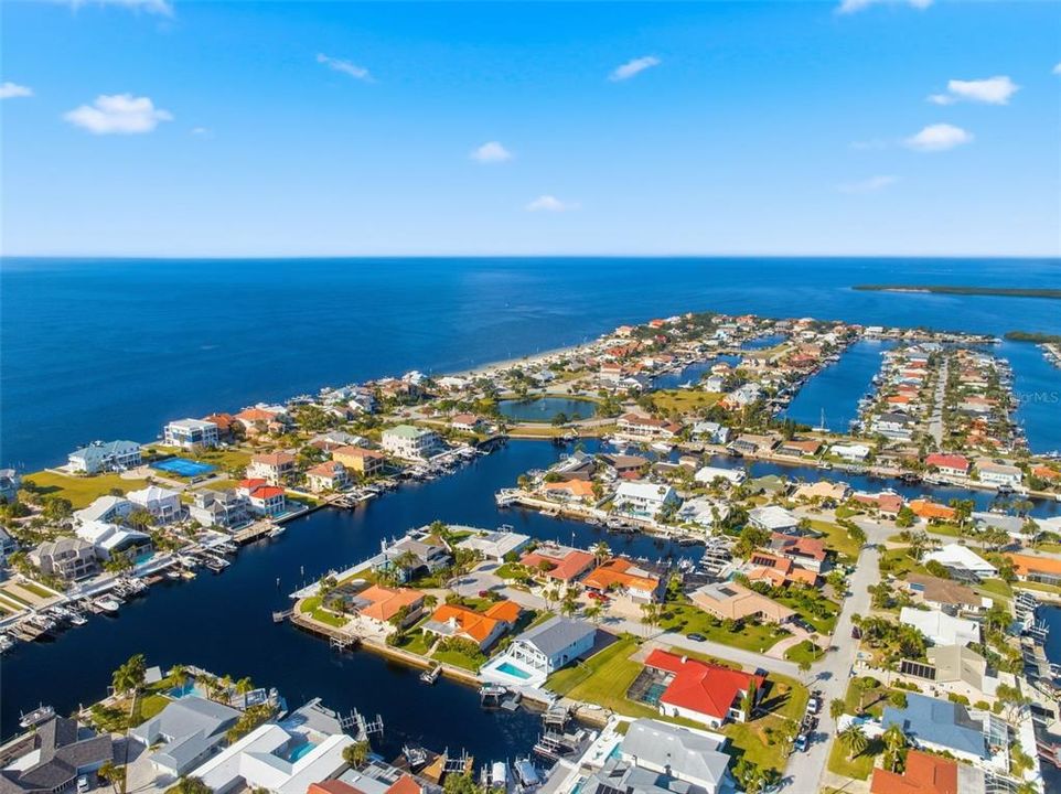 For Sale: $1,049,999 (3 beds, 2 baths, 2019 Square Feet)