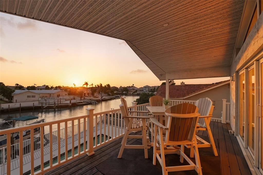 For Sale: $1,049,999 (3 beds, 2 baths, 2019 Square Feet)