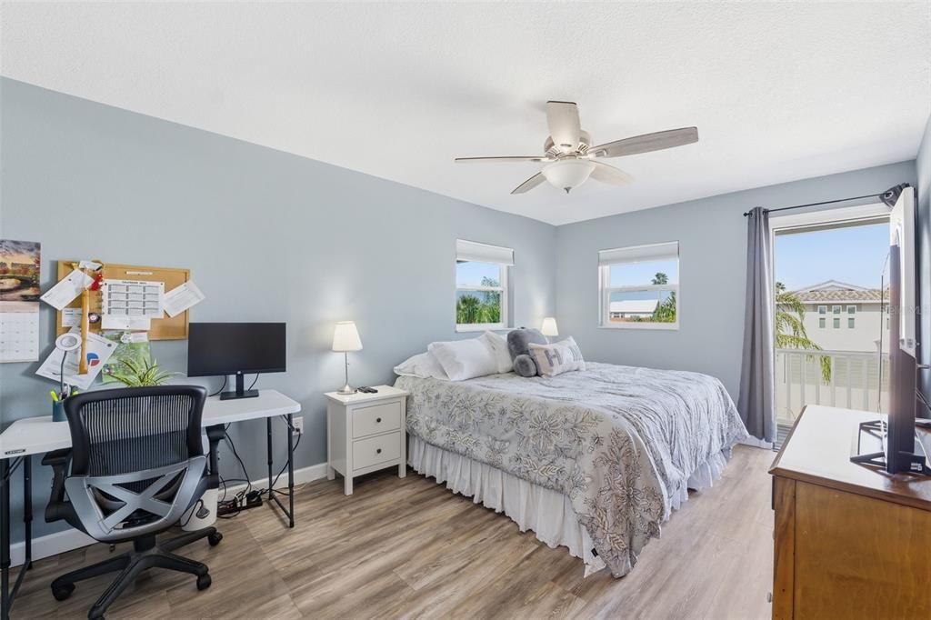 For Sale: $1,049,999 (3 beds, 2 baths, 2019 Square Feet)