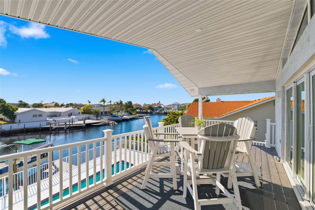 For Sale: $1,049,999 (3 beds, 2 baths, 2019 Square Feet)