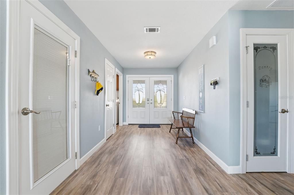 For Sale: $1,049,999 (3 beds, 2 baths, 2019 Square Feet)