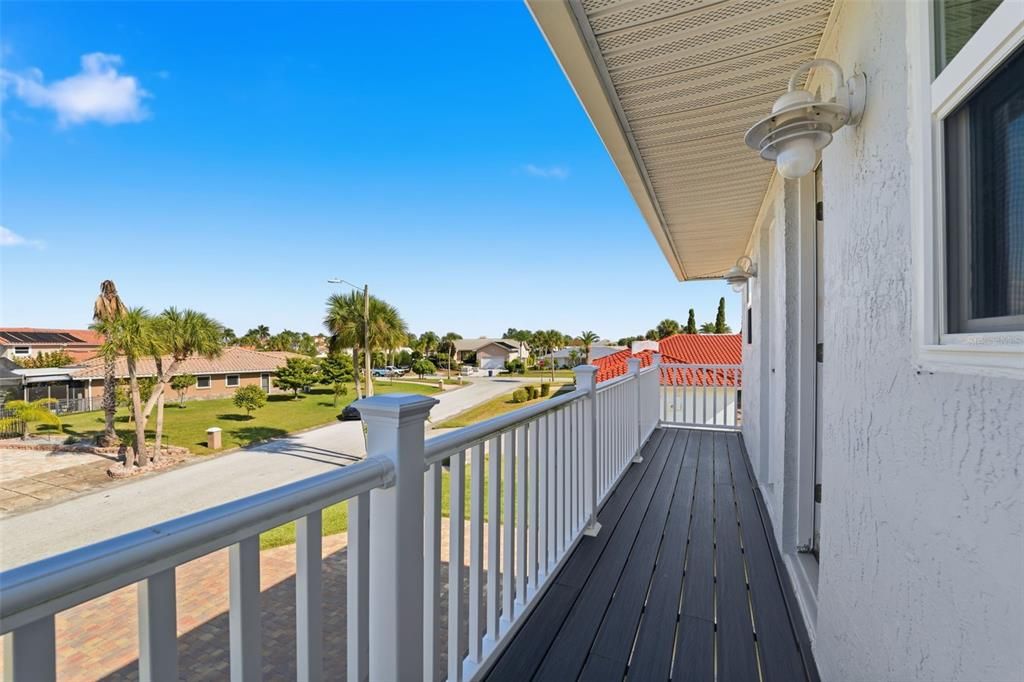 For Sale: $1,049,999 (3 beds, 2 baths, 2019 Square Feet)