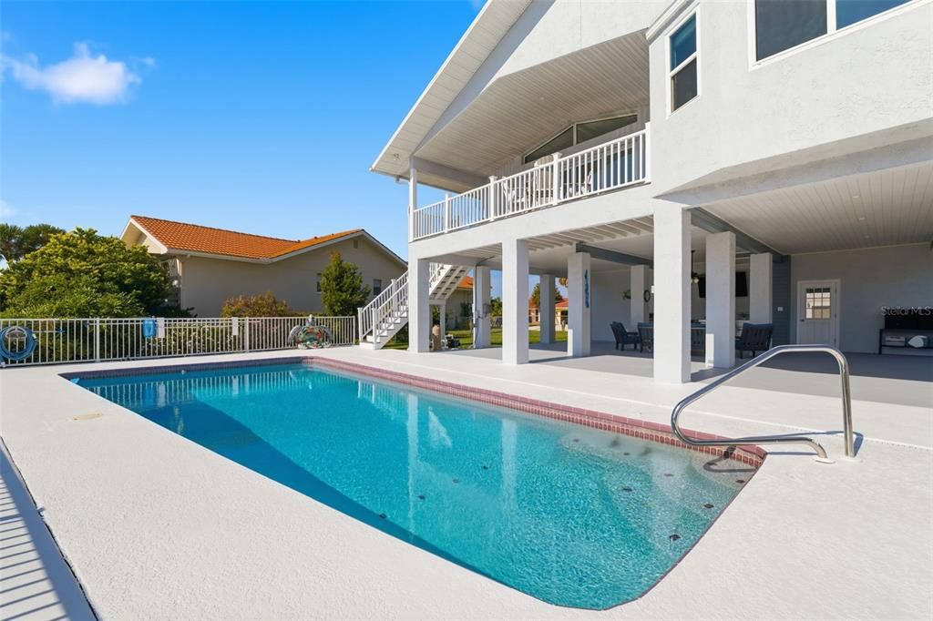 For Sale: $1,049,999 (3 beds, 2 baths, 2019 Square Feet)