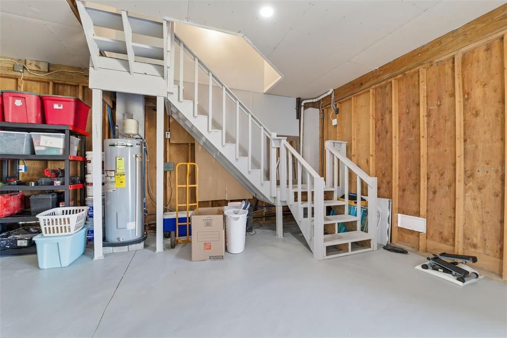 For Sale: $1,049,999 (3 beds, 2 baths, 2019 Square Feet)