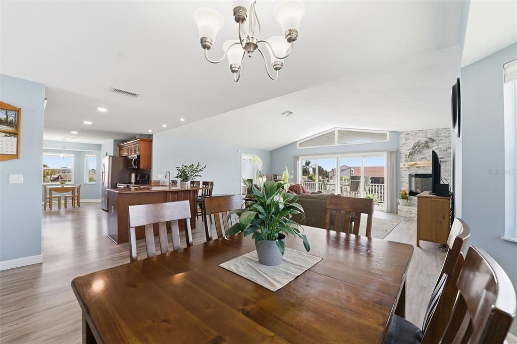 For Sale: $1,049,999 (3 beds, 2 baths, 2019 Square Feet)