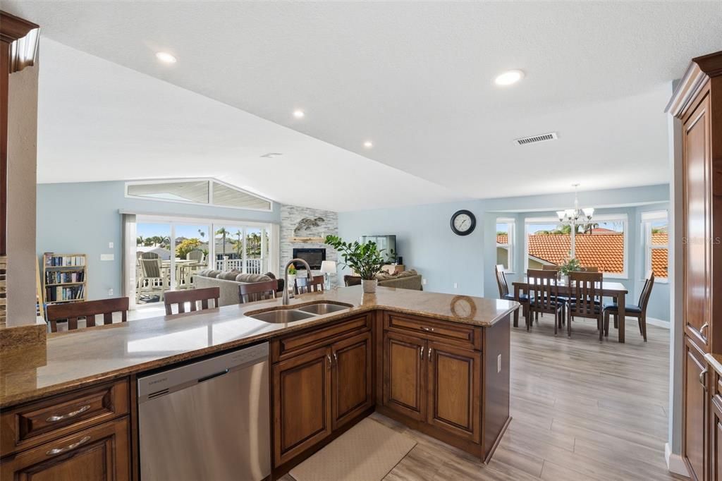 For Sale: $1,049,999 (3 beds, 2 baths, 2019 Square Feet)