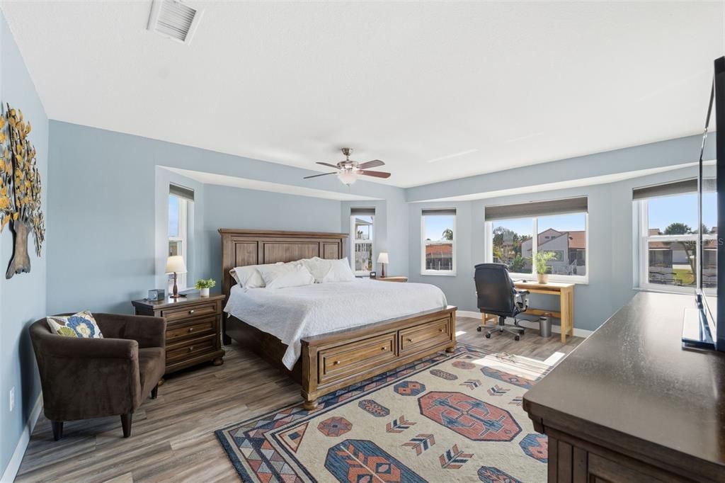 For Sale: $1,049,999 (3 beds, 2 baths, 2019 Square Feet)