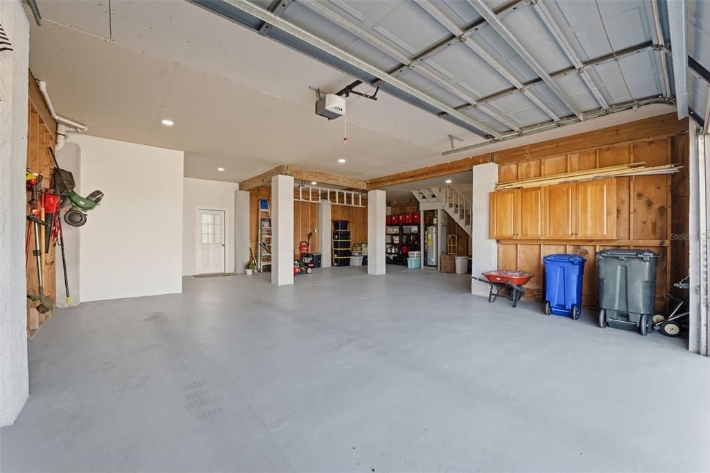 For Sale: $1,049,999 (3 beds, 2 baths, 2019 Square Feet)