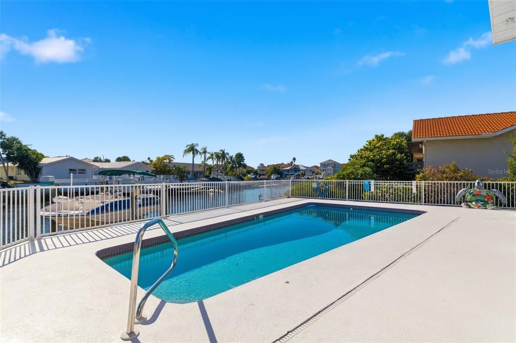 For Sale: $1,049,999 (3 beds, 2 baths, 2019 Square Feet)