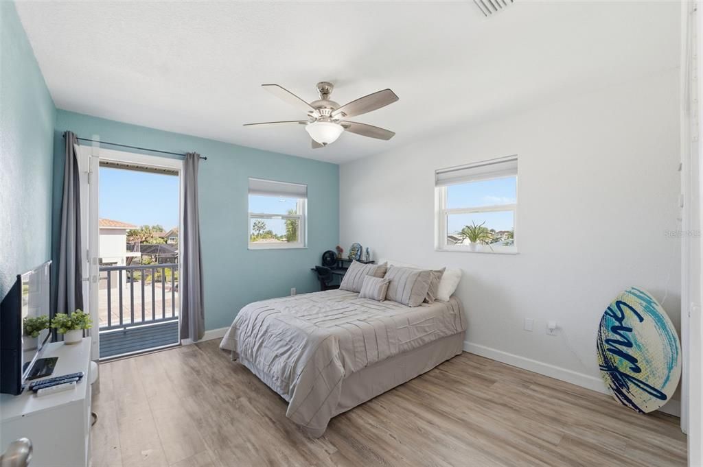 For Sale: $1,049,999 (3 beds, 2 baths, 2019 Square Feet)