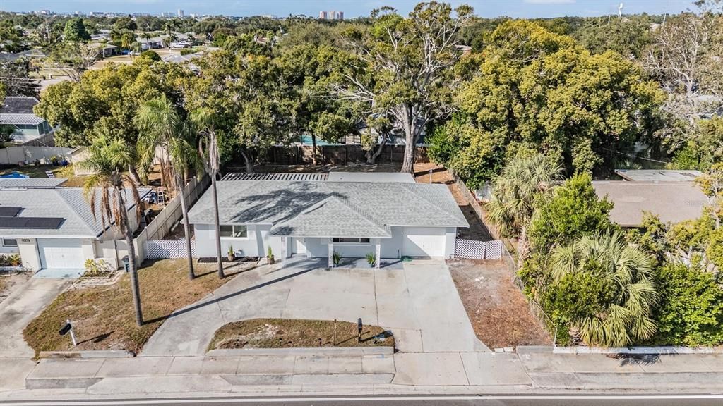 For Sale: $330,000 (2 beds, 1 baths, 1008 Square Feet)