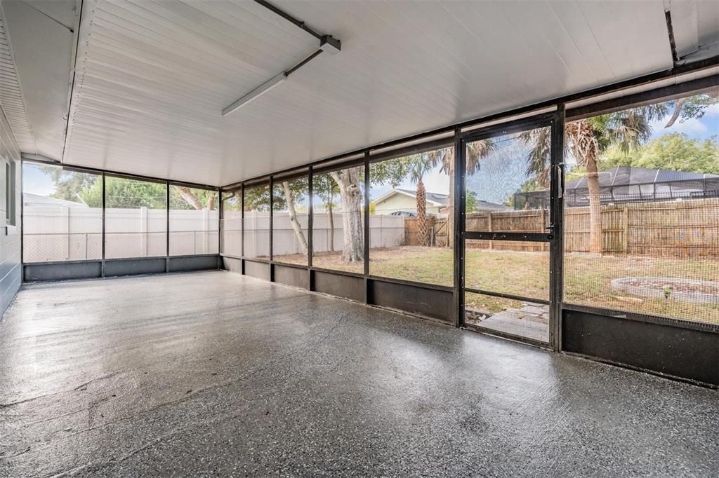 For Sale: $330,000 (2 beds, 1 baths, 1008 Square Feet)