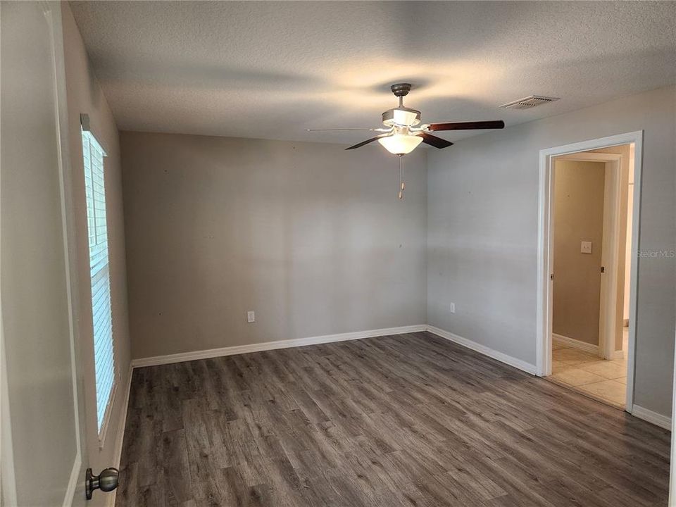 На продажу: $309,500 (3 спален, 2 ванн, 1451 Квадратных фут)