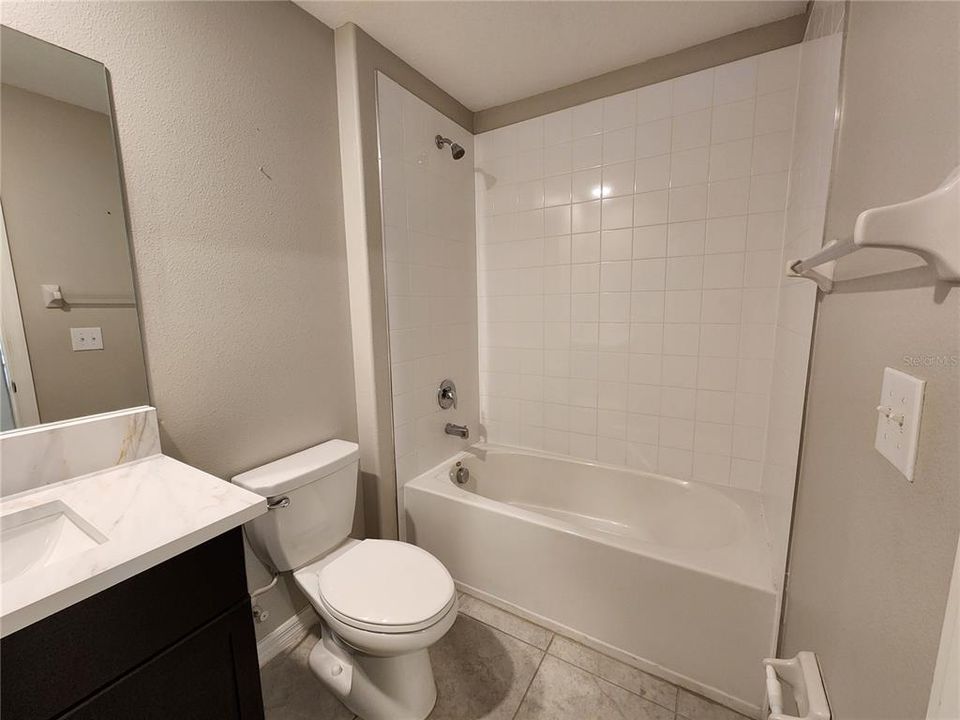 На продажу: $309,500 (3 спален, 2 ванн, 1451 Квадратных фут)