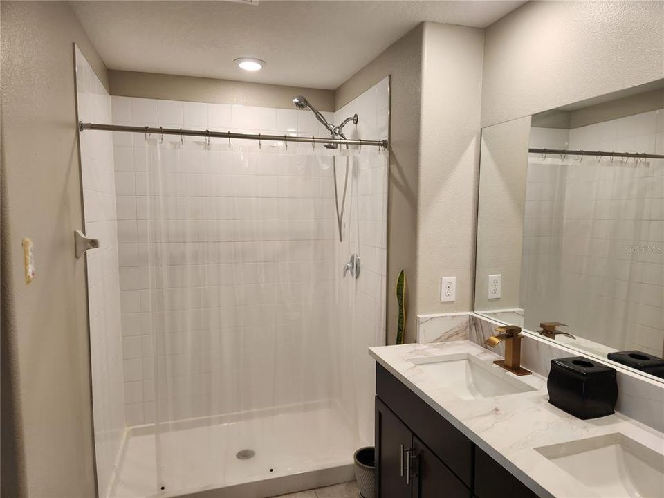 На продажу: $309,500 (3 спален, 2 ванн, 1451 Квадратных фут)