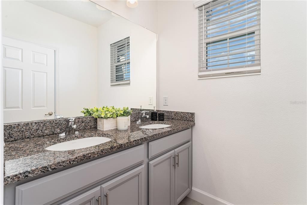 На продажу: $457,000 (4 спален, 3 ванн, 2532 Квадратных фут)