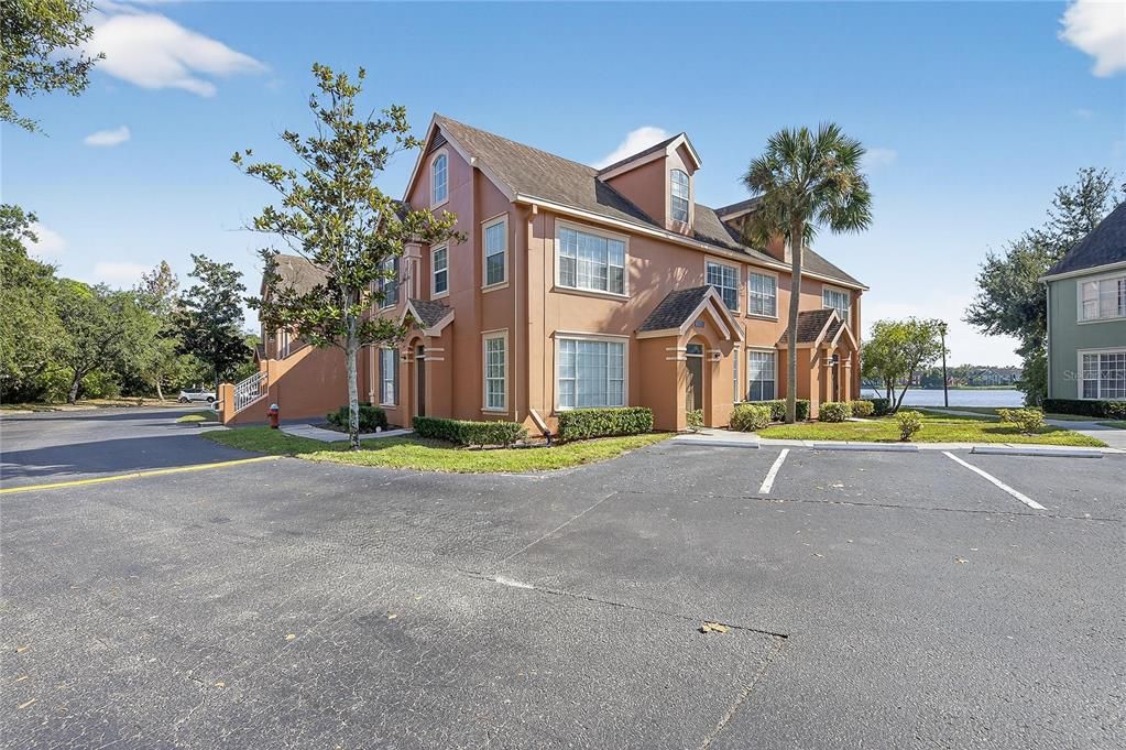 For Rent: $1,500 (1 beds, 1 baths, 554 Square Feet)