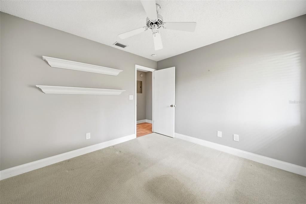 Activo con contrato: $329,900 (3 camas, 2 baños, 1803 Pies cuadrados)