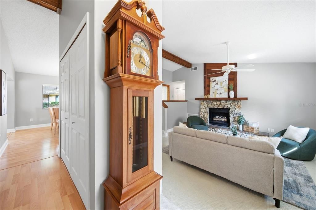 Activo con contrato: $329,900 (3 camas, 2 baños, 1803 Pies cuadrados)