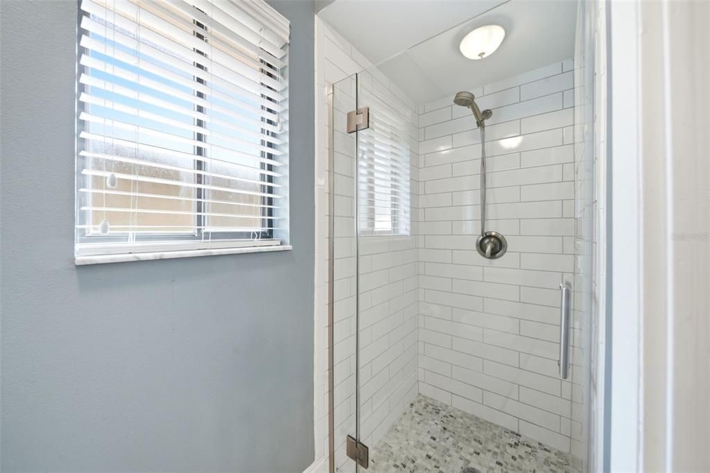 Activo con contrato: $329,900 (3 camas, 2 baños, 1803 Pies cuadrados)