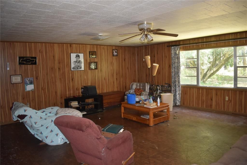 На продажу: $375,000 (3 спален, 2 ванн, 2028 Квадратных фут)