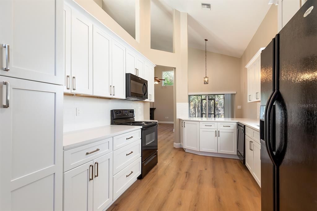 На продажу: $889,000 (3 спален, 2 ванн, 2112 Квадратных фут)