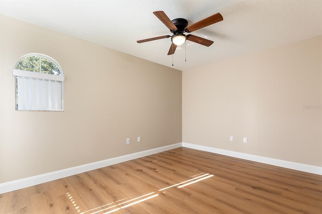 На продажу: $889,000 (3 спален, 2 ванн, 2112 Квадратных фут)