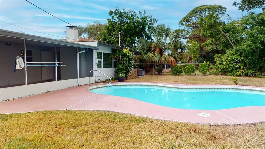 For Sale: $515,000 (3 beds, 2 baths, 1377 Square Feet)